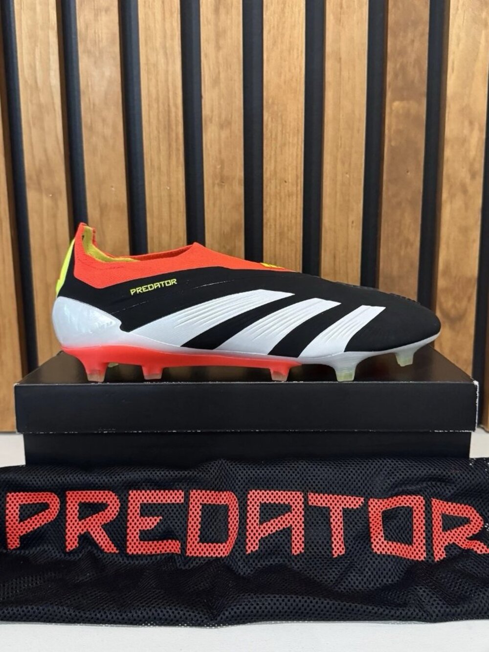 adidas Predator Elite LL Laceless FG Soccer Black Red White IE1805 Mens Size 9.5